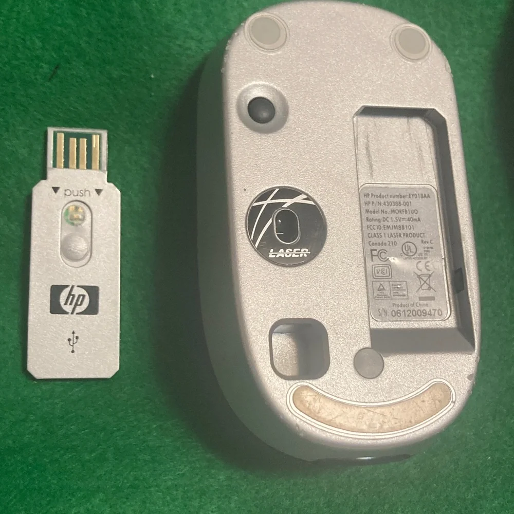 HP Sleek Black Wireless Mouse EY018AA Model MORFB1U0